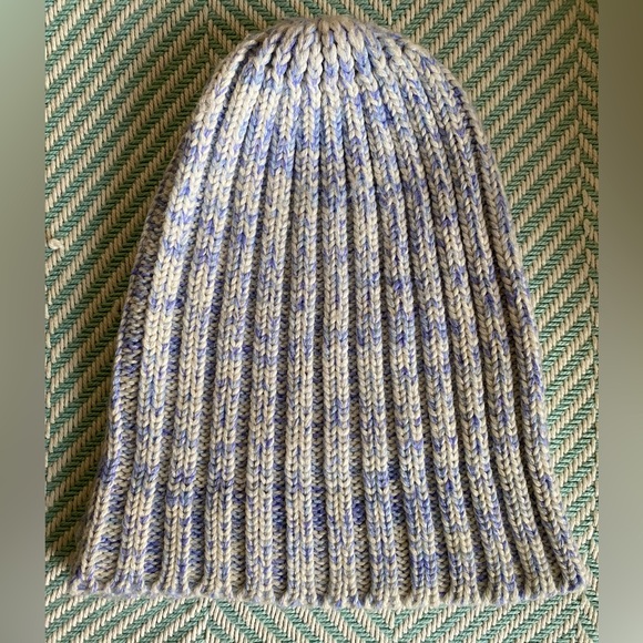 GAP Knit Winter Hat - Picture 1 of 3